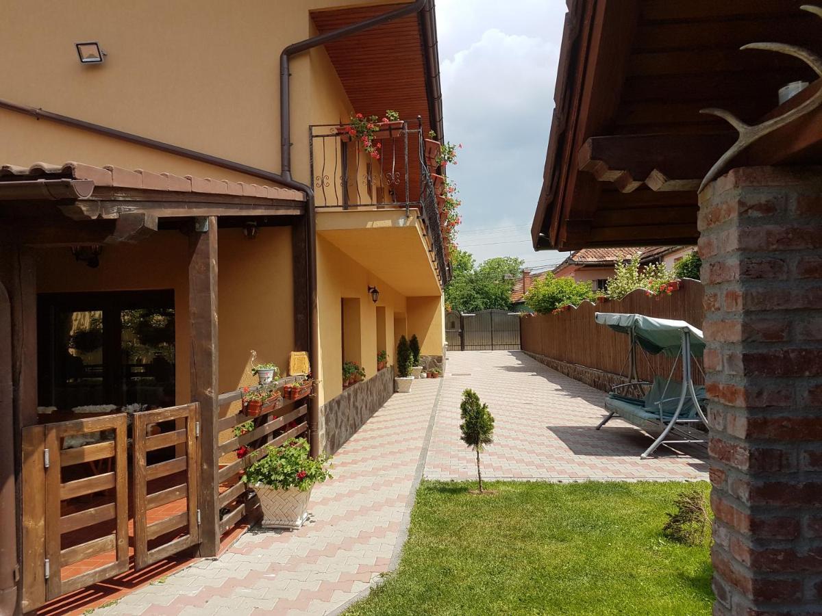 Casa Ovesia Villa Săcele Екстериор снимка
