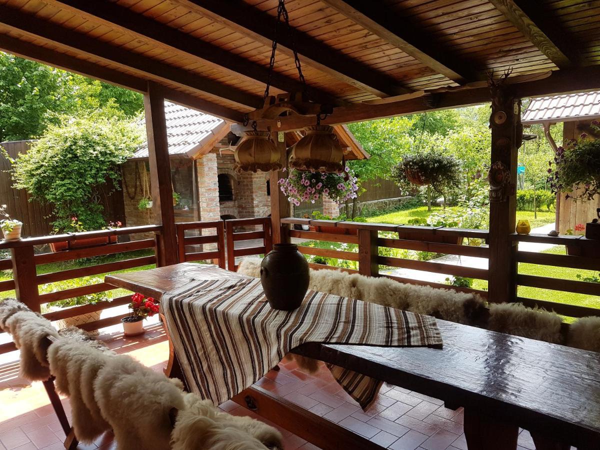Casa Ovesia Villa Săcele Екстериор снимка